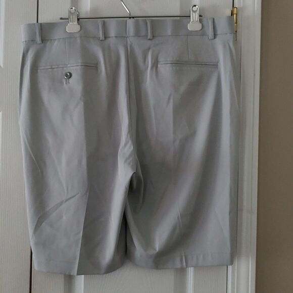 Slazenger light gray flat front dress casual shorts  Sz 38 - Picture 2 of 4